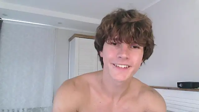 Eric Crush online show from July 25, 2026, 4:54 am