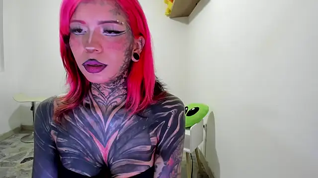 Snapshot of Nickidoll66_ chatting on June 22, 2026, 11:35 pm Nickidoll66 online show from June 22, 2026, 11:35 pm