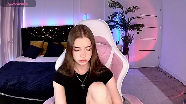 Snapshot of Milla_Way chatting on June 20, 2026, 3:48 pm Milla Way online show from June 20, 2026, 3:48 pm