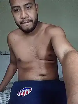 Snapshot of Giovann14 chatting on July 23, 2026, 5:44 pm Giovann14 online show from July 23, 2026, 5:44 pm