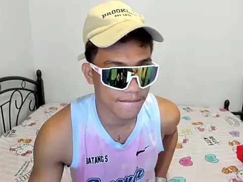 urfucker vinz online show from June 16, 2026, 5:10 am
