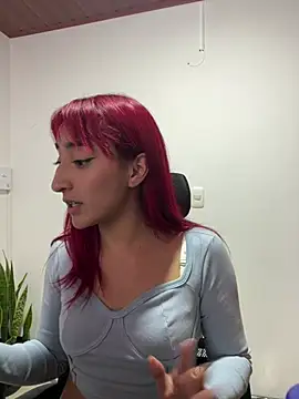 Juliethademon online show from July 28, 2026, 5:01 pm