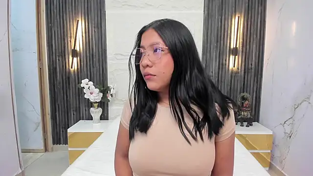 Chloe dreams4u online show from July 8, 2026, 11:37 am