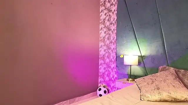 julimonroe  online show from July 25, 2026, 2:53 am