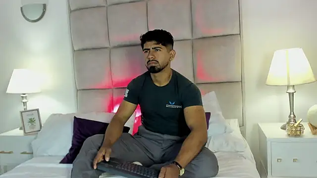 Teaserhoussejj  online show from June 4, 2026, 11:49 am