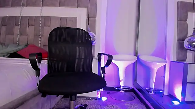 LucasThomson  online show from July 22, 2026, 4:04 am
