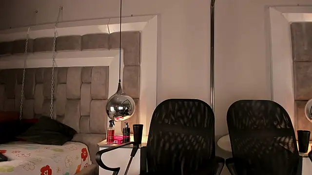 LucasThomson  online show from July 28, 2026, 3:57 am
