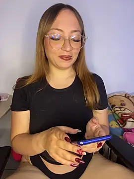 Snapshot of Caamii_ chatting on June 5, 2026, 6:57 pm Caamii online show from June 5, 2026, 6:57 pm