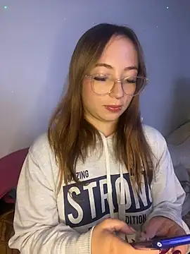Snapshot of Caamii_ chatting on June 9, 2026, 3:29 am Caamii online show from June 9, 2026, 3:29 am