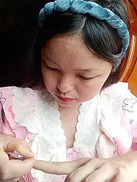 Snapshot of Linna-bae chatting on June 30, 2026, 1:50 am Linna-bae online show from June 30, 2026, 1:50 am