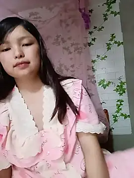 Snapshot of Linna-bae chatting on July 4, 2026, 1:06 pm Linna-bae online show from July 4, 2026, 1:06 pm