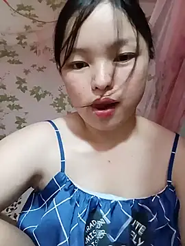 Snapshot of Linna-bae chatting on July 12, 2026, 6:04 am Linna-bae online show from July 12, 2026, 6:04 am