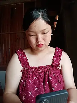 Snapshot of Linna-bae chatting on July 15, 2026, 1:55 am Linna-bae online show from July 15, 2026, 1:55 am