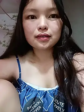 Snapshot of Linna-bae chatting on July 26, 2026, 12:01 pm Linna-bae online show from July 26, 2026, 12:01 pm