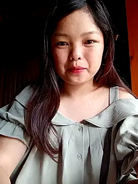 Snapshot of Linna-bae chatting on August 6, 2026, 10:28 am Linna-bae online show from August 6, 2026, 10:28 am
