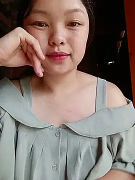 Snapshot of Linna-bae chatting on August 7, 2026, 2:46 am Linna-bae online show from August 7, 2026, 2:46 am