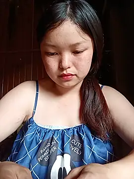 Snapshot of Linna-bae chatting on August 9, 2026, 10:31 am Linna-bae online show from August 9, 2026, 10:31 am