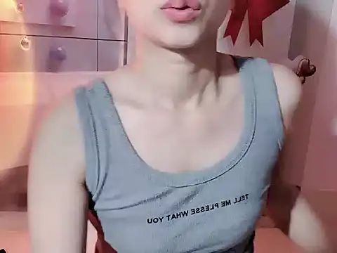 Snapshot of -Lylyn- chatting on June 10, 2026, 6:12 am -Lylyn- online show from June 10, 2026, 6:12 am