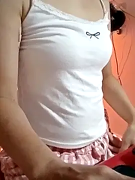 Snapshot of -Lylyn- chatting on July 22, 2026, 5:21 am -Lylyn- online show from July 22, 2026, 5:21 am