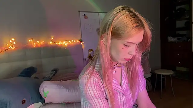 sexy cute18 online show from July 19, 2026, 12:03 am