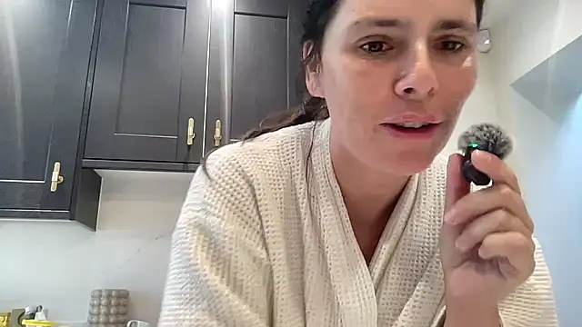 JadeLucy online show from June 7, 2026, 7:34 am