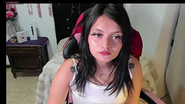 Snapshot of harley_queenXx chatting on July 16, 2026, 1:00 am harley queenXx online show from July 16, 2026, 1:00 am