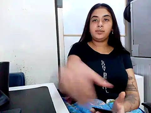 rainhajess online show from July 10, 2026, 12:15 am