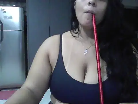 Snapshot of Isabel2q5n chatting on July 30, 2026, 2:32 am Isabel2q5n online show from July 30, 2026, 2:32 am