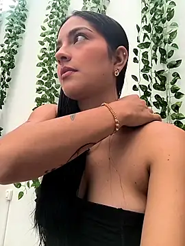Snapshot of SophiCastro09_ chatting on June 24, 2026, 1:32 pm SophiCastro09 online show from June 24, 2026, 1:32 pm