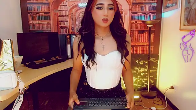 Kimberly Lopez online show from June 12, 2026, 3:27 am