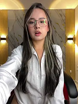 Tinakitten online show from June 9, 2026, 11:44 am