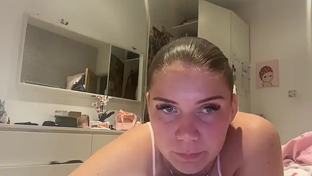 Snapshot of Melissamayy chatting on July 18, 2026, 9:29 pm Melissamayy online show from July 18, 2026, 9:29 pm