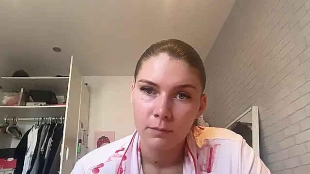 Snapshot of Melissamayy chatting on August 7, 2026, 12:18 pm Melissamayy online show from August 7, 2026, 12:18 pm