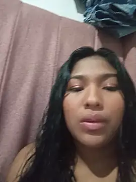 MoonMua online show from June 13, 2026, 2:42 am