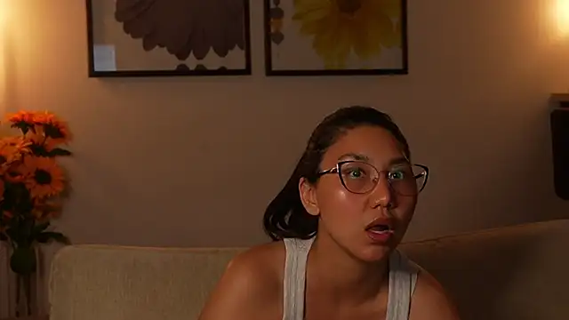Snapshot of MiaBlisshere chatting on June 12, 2026, 7:24 pm MiaBlisshere online show from June 12, 2026, 7:24 pm