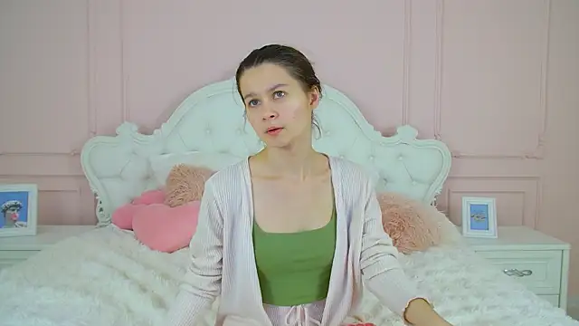 Snapshot of JuliettaTiffani chatting on June 12, 2026, 4:22 am JuliettaTiffani online show from June 12, 2026, 4:22 am