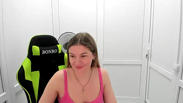 MiaSummerr  online show from June 20, 2026, 6:27 am