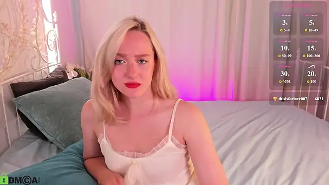Chloe-Deccer online show from August 3, 2026, 2:54 am