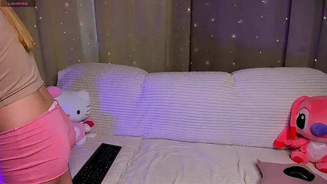 UnaBunny online show from July 28, 2026, 2:13 pm