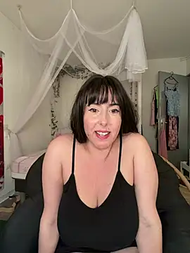 Snapshot of juliee1979 chatting on June 25, 2026, 6:12 pm juliee1979 online show from June 25, 2026, 6:12 pm