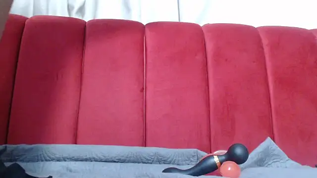 Cristinaahxx online show from July 27, 2026, 6:15 pm