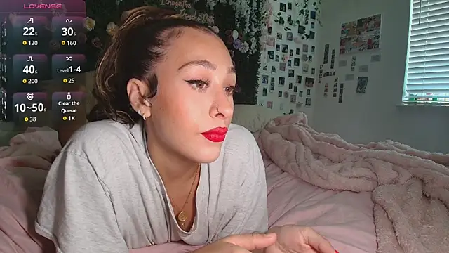 LyraCovee online show from June 27, 2026, 12:37 am