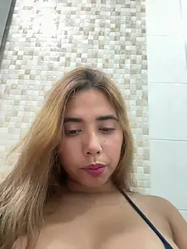 Snapshot of Issie_01 chatting on July 26, 2026, 5:15 am Issie 01 online show from July 26, 2026, 5:15 am