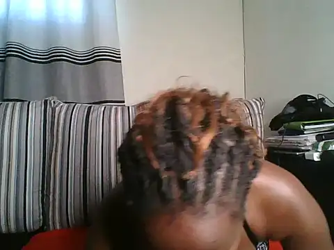 Snapshot of Ellah_simone chatting on June 8, 2026, 5:30 am Ellah simone online show from June 8, 2026, 5:30 am