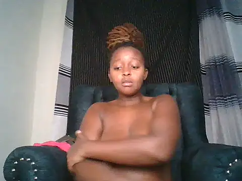 Snapshot of Ellah_simone chatting on July 1, 2026, 12:01 am Ellah simone online show from July 1, 2026, 12:01 am