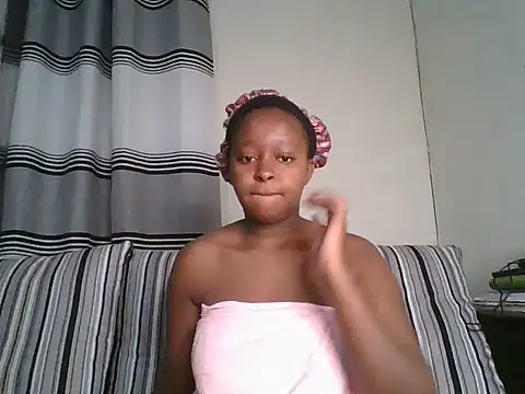 Snapshot of Ellah_simone chatting on July 21, 2026, 1:30 am Ellah simone online show from July 21, 2026, 1:30 am