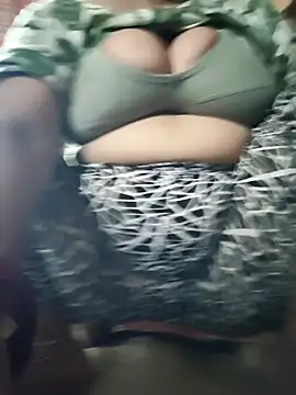 Snapshot of Your_Bhabhi69 chatting on July 17, 2026, 1:56 am Your Bhabhi69 online show from July 17, 2026, 1:56 am