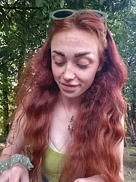 Snapshot of Ember_Starr chatting on July 24, 2026, 5:33 pm Ember Starr online show from July 24, 2026, 5:33 pm