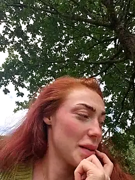 Snapshot of Ember_Starr chatting on July 25, 2026, 2:58 pm Ember Starr online show from July 25, 2026, 2:58 pm