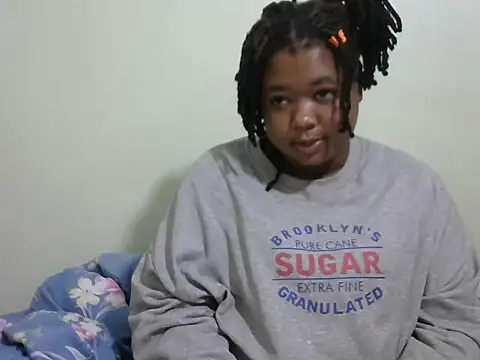 Snapshot of pretty_julie22 chatting on June 27, 2026, 4:12 pm pretty julie22 online show from June 27, 2026, 4:12 pm